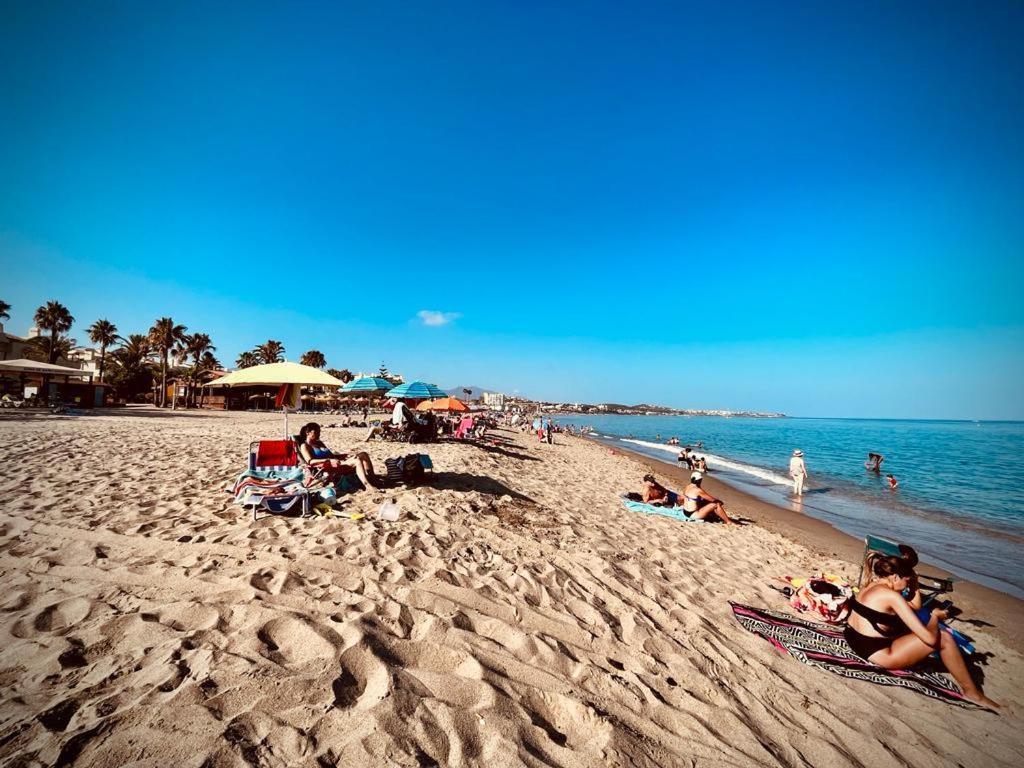 With Beautiful Views In Riviera Del Sol *