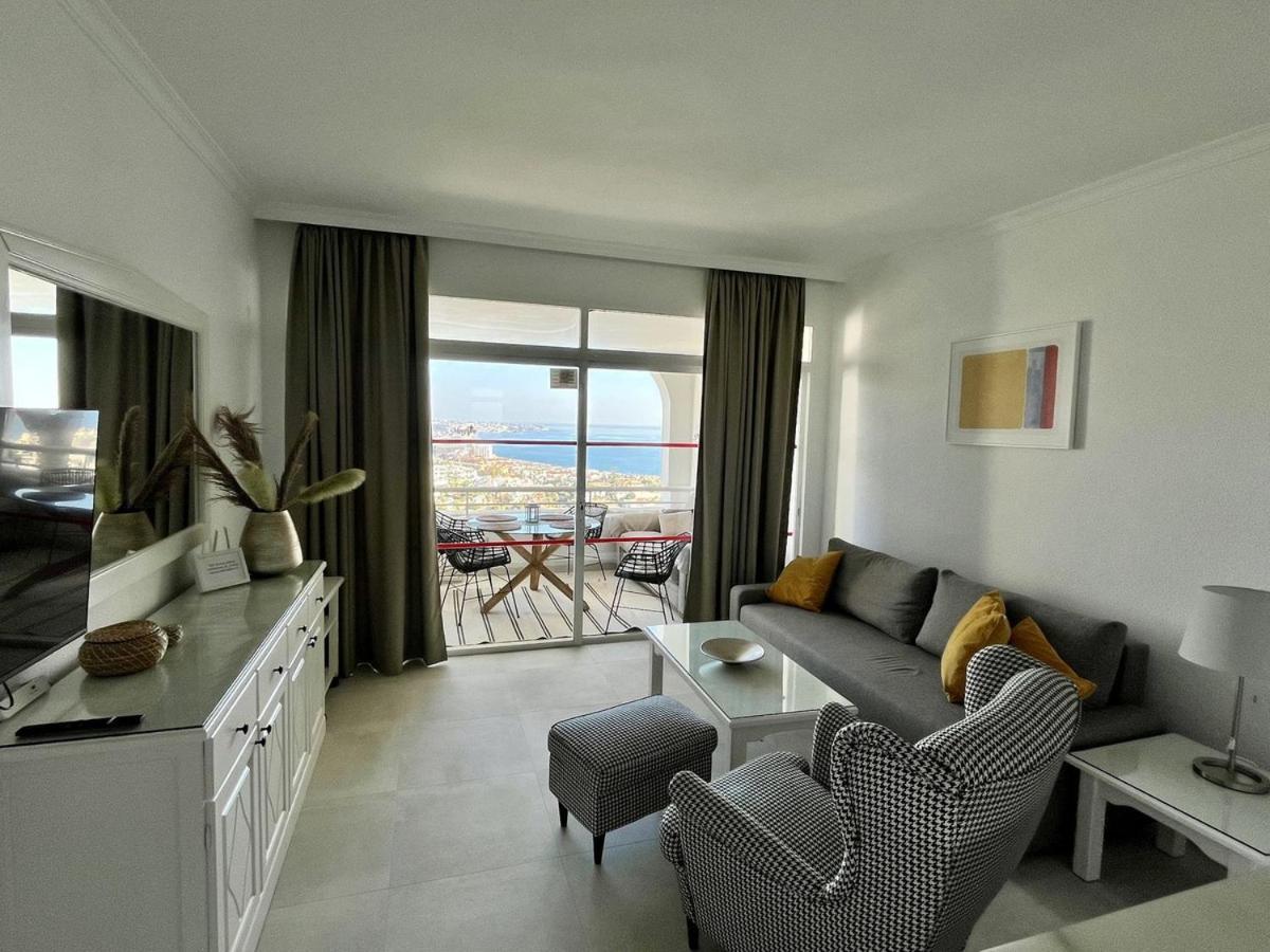 With Beautiful Views In Riviera Del Sol